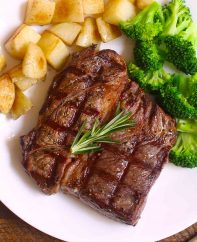 How long to grill steak depends on steak cut, steak thickness and steak doneness