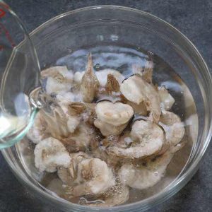 How To Thaw Shrimp_Adding Cold Water