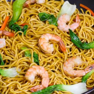 This Shrimp Chow Mein is a quick and easy one pot meal, loaded with sizzling shrimp, flavorful vegetables and fried noodles. It’s so delicious and you will find yourself making it again and again as a quick weeknight dinner!