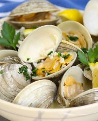 Steamed little neck clams