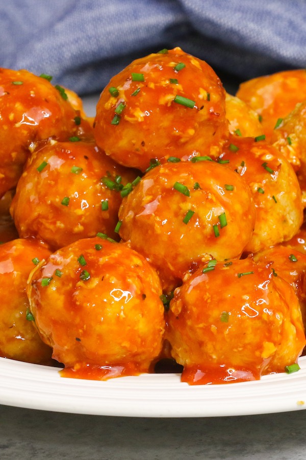 These Turkey Meatballs are tender and juicy, smothered in the delicious tomato sauce, completely melt in your mouth!  It’s full of flavor and great for a quick weeknight meal or appetizers for a party!